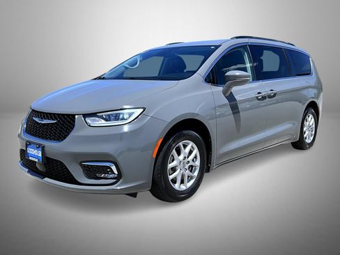 Used 2022 Chrysler Pacifica Touring-L FWD image 1