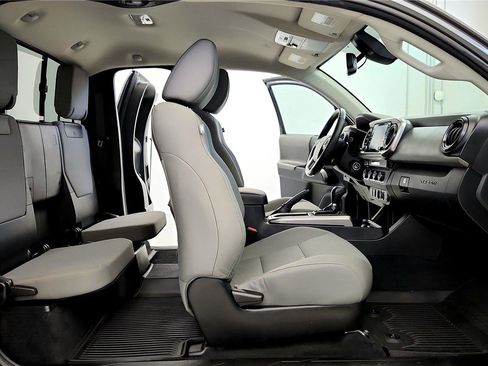 Used 2021 Toyota Tacoma SR5 image 14