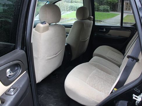 Used 2005 GMC Envoy SLE image 14