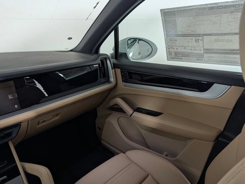 New 2026 Porsche Cayenne AWD/4WD image 23