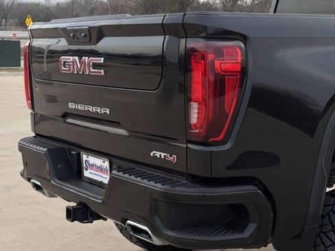 Used 2024 GMC Sierra 1500 AT4 w/ Technology Package AWD/4WD image 6