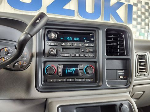 Used 2003 Chevrolet Silverado 1500 LT w/ Off-Road Package AWD/4WD image 8