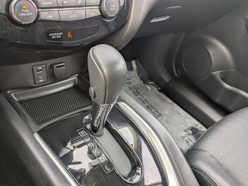 Used 2016 Nissan Rogue SL w/ SL Premium Package image 17