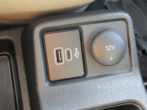 Used 2023 Ford Transit Connect XLT image 26