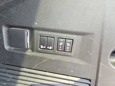 Used 2022 Chevrolet Tahoe RST w/ Luxury Package AWD/4WD image 15