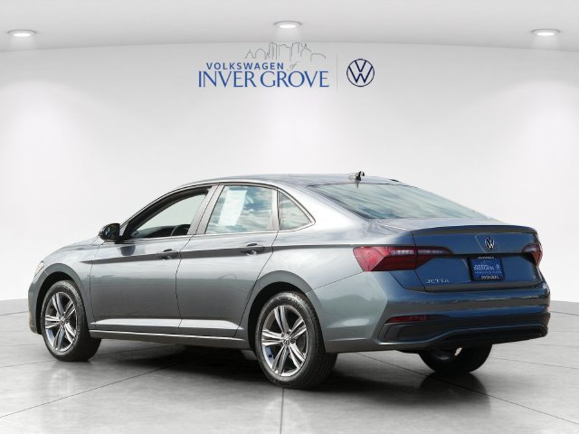 Certified 2023 Volkswagen Jetta SE FWD image 5