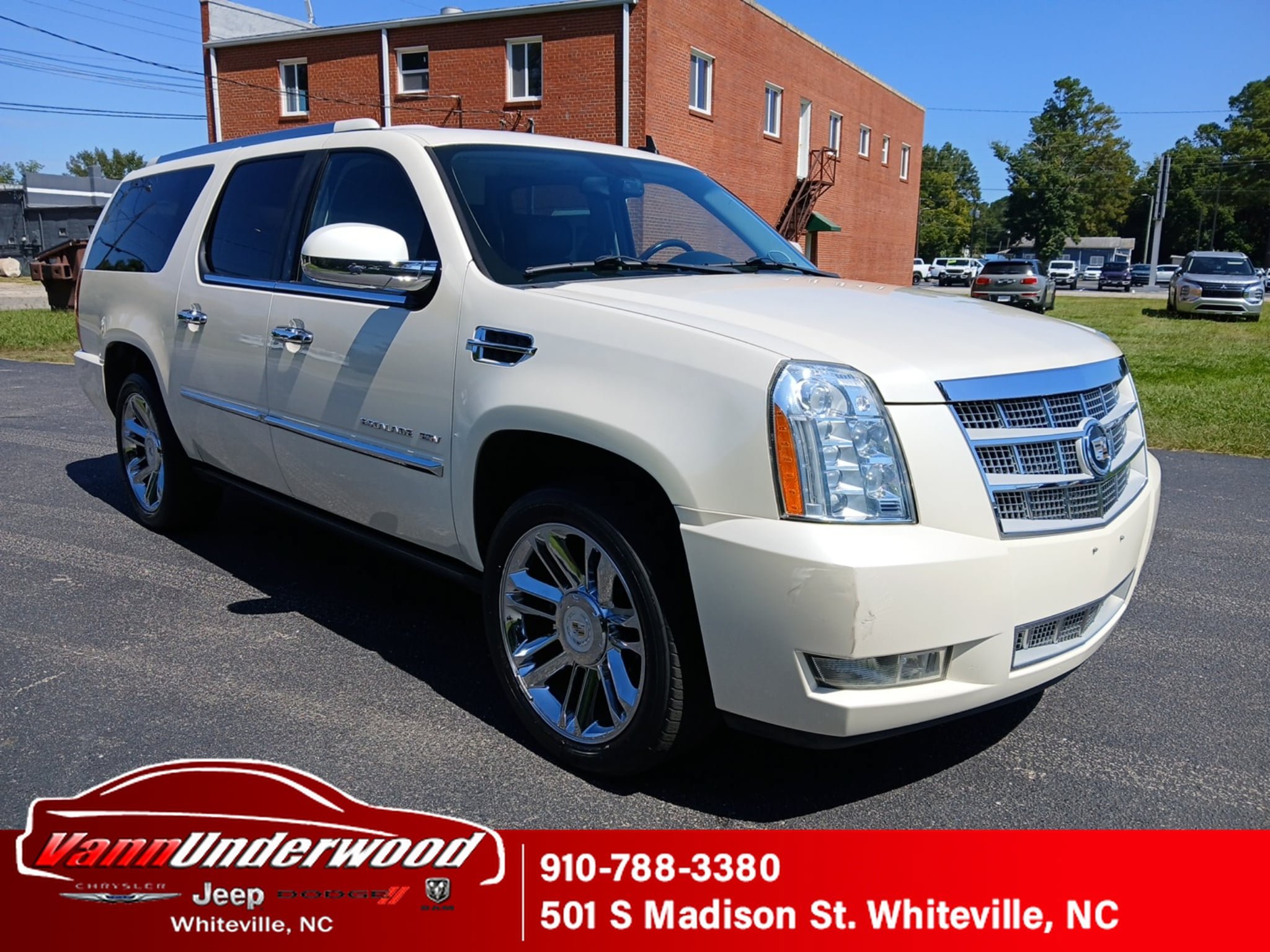 Used 2012 Cadillac Escalade ESV Platinum RWD image 1