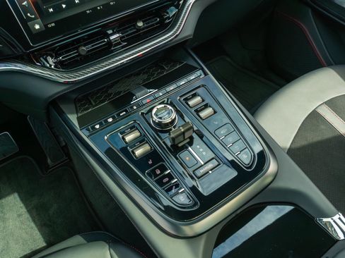 Used 2025 Aston Martin DBX 707 image 67