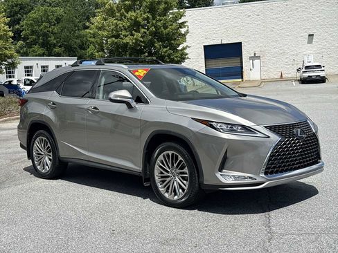 Used 2020 Lexus RX 350L Luxury w/ Cold Weather Package (CT) FWD image 4