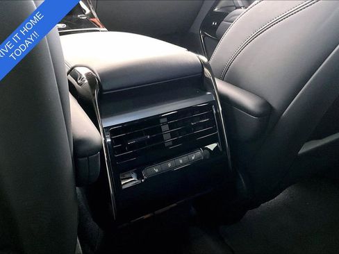Used 2025 Land Rover Range Rover Sport SE AWD/4WD image 30