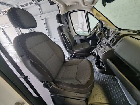Used 2023 RAM ProMaster 2500 FWD image 14