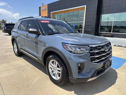 Used 2025 Ford Explorer Active w/ Active Comfort Package