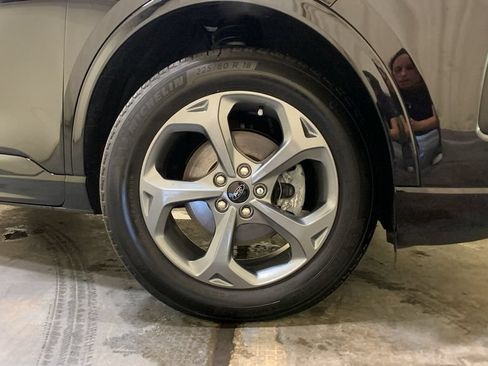 Used 2024 Ford Escape ST-Line w/ Tech Pack #1 AWD/4WD image 9
