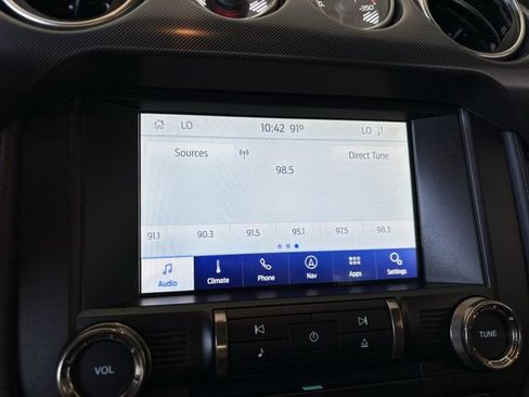 Used 2020 Ford Mustang Shelby GT350 w/ Technology Package RWD image 21