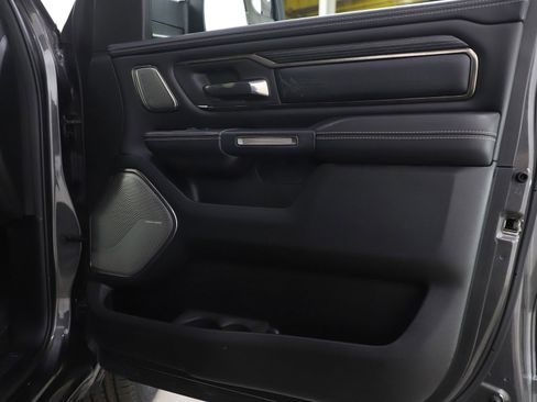 Used 2019 RAM 1500 Limited image 9