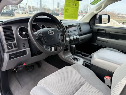 Used 2011 Toyota Tundra 4x4 CrewMax image 11