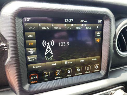 Used 2023 Jeep Wrangler Unlimited Sahara image 31