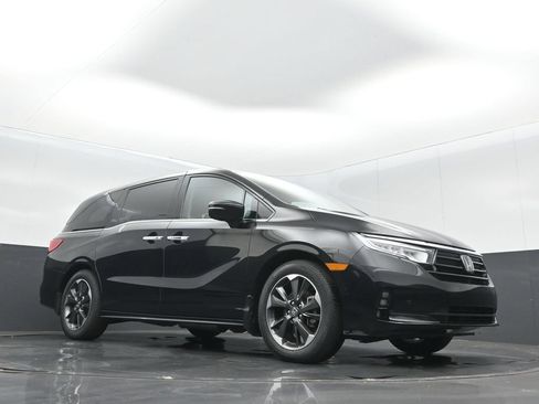 Certified 2024 Honda Odyssey Elite image 10