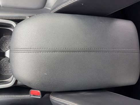 Used 2019 Toyota RAV4 XLE Premium image 28