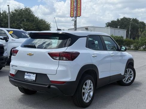 Used 2023 Chevrolet TrailBlazer LS AWD/4WD image 3