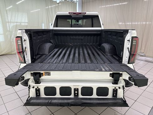 Used 2024 GMC Sierra 2500 AT4 w/ AT4 Premium Plus Package AWD/4WD image 10