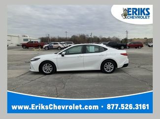 Used 2025 Toyota Camry LE video 1