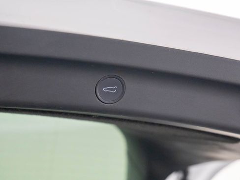 Used 2021 Tesla Model Y Long Range image 31