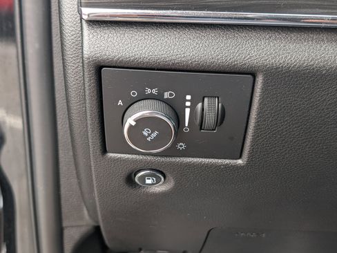Used 2021 Jeep Grand Cherokee Limited AWD/4WD image 24