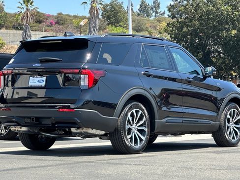 New 2026 Ford Explorer ST-Line RWD image 3