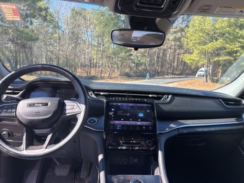 Used 2021 Jeep Grand Cherokee L Limited image 13