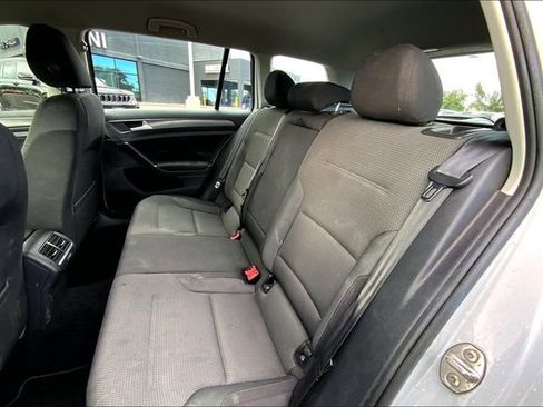 Used 2019 Volkswagen Golf SE FWD image 24