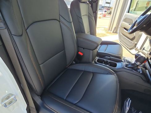 New 2026 Jeep Wrangler Unlimited Sahara AWD/4WD image 10