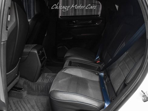 Used 2024 Porsche Cayenne Turbo GT AWD/4WD image 29