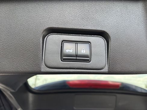 Used 2025 Nissan Rogue SV FWD image 22
