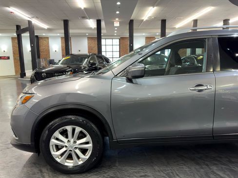 Used 2016 Nissan Rogue SV image 20