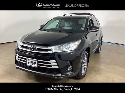 Used 2018 Toyota Highlander XLE AWD/4WD image 1