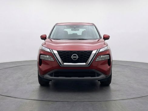 Used 2025 Nissan Rogue SV image 2