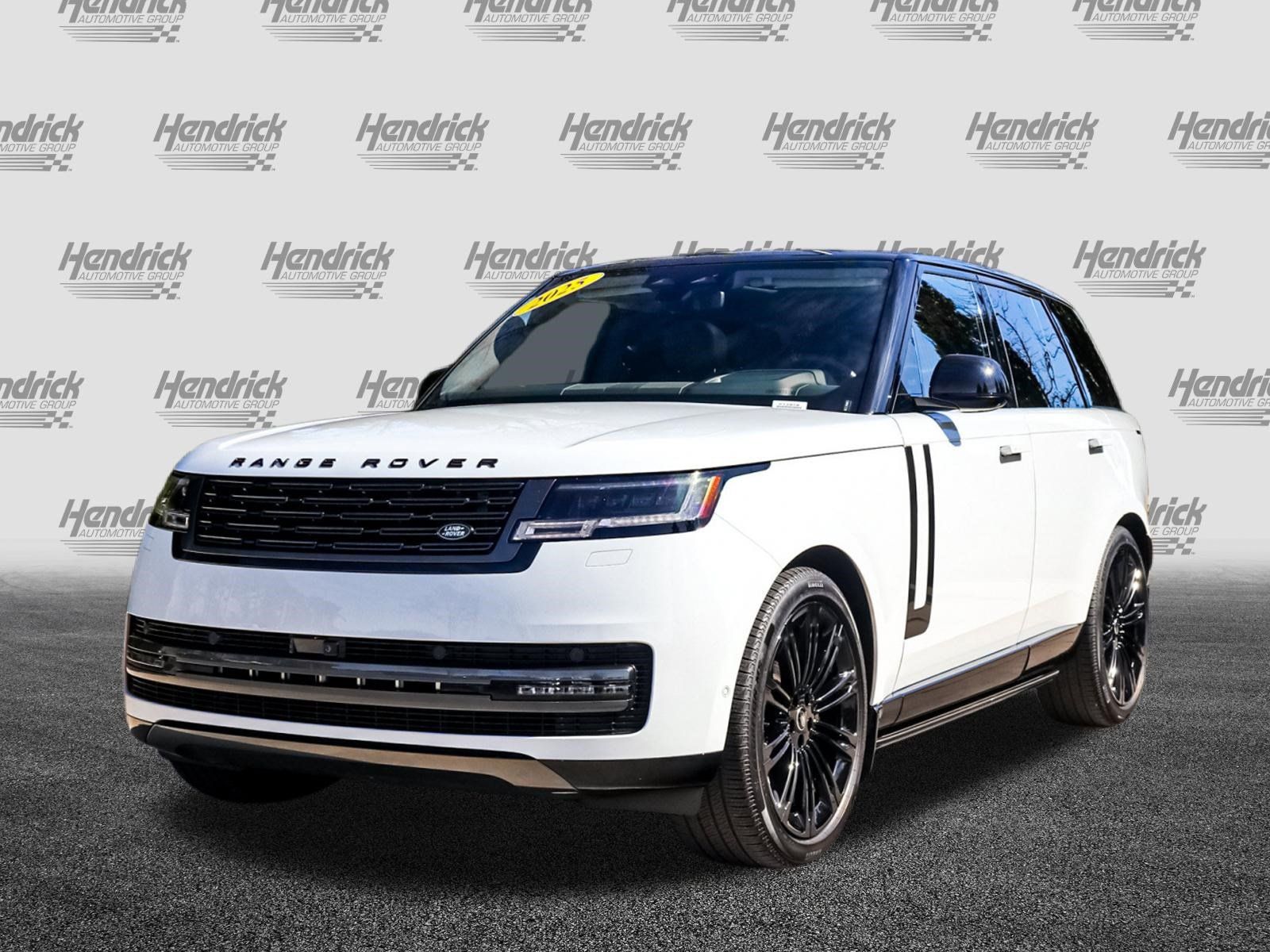 Used 2025 Land Rover Range Rover SE AWD/4WD image 5