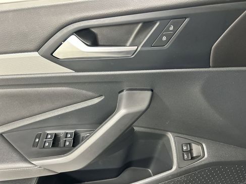 Used 2024 Volkswagen Jetta Sport image 11