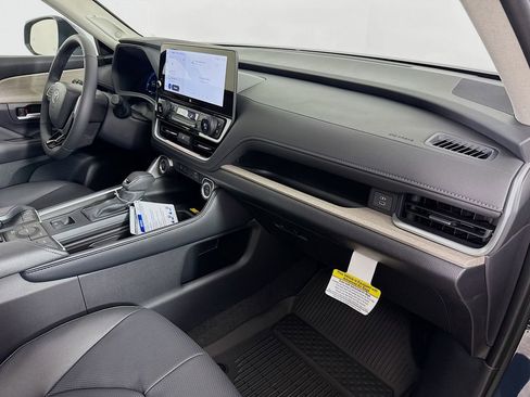 New 2026 Toyota Grand Highlander Limited image 33