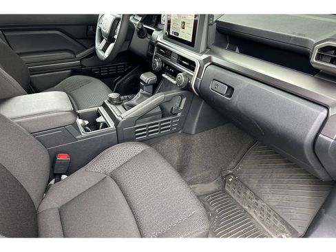 New 2026 Toyota 4Runner SR5 AWD/4WD image 18