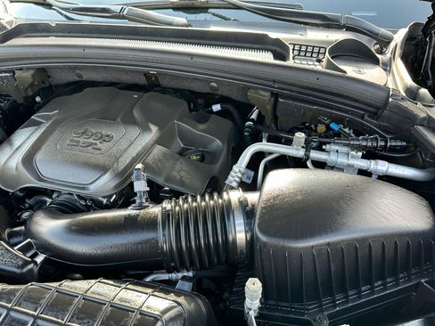 Used 2021 Jeep Grand Cherokee L Overland w/ Luxury Tech Group IV AWD/4WD image 74