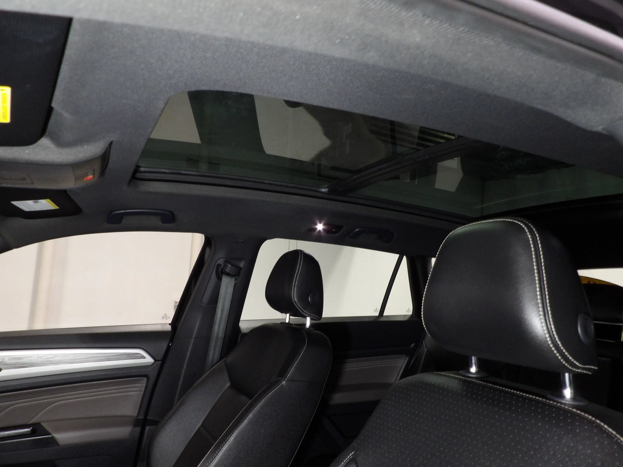 Used 2021 Volkswagen Atlas Cross Sport SE w/ Panoramic Sunroof Package AWD/4WD image 12