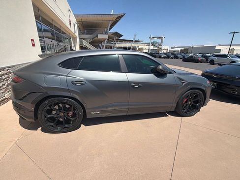 Used 2024 Lamborghini Urus Performante AWD/4WD image 6