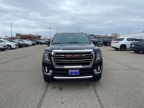 Used 2022 GMC Yukon XL SLT w/ SLT Premium Package AWD/4WD image 7