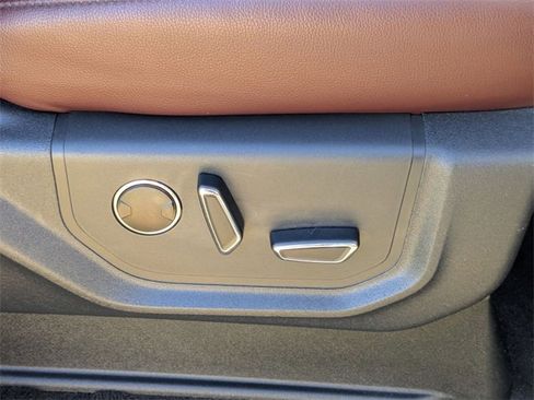 Used 2024 Ford Expedition Limited image 41