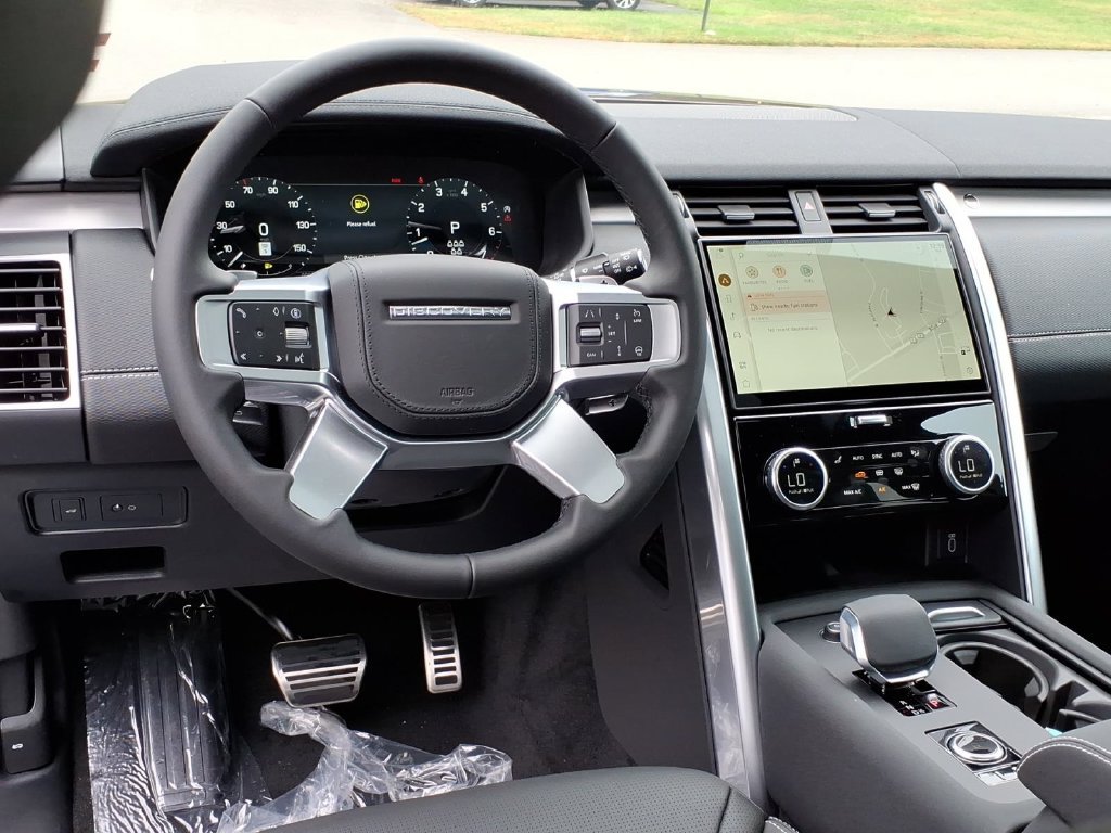 New 2026 Land Rover Discovery Limited Edition AWD/4WD image 15