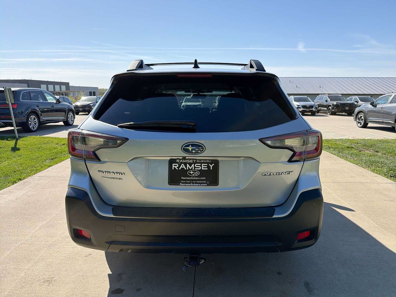 Used 2024 Subaru Outback Premium w/ Popular Package #1A AWD/4WD image 5