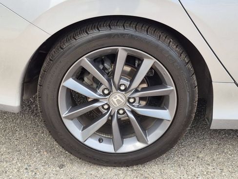Used 2019 Honda Civic EX image 9