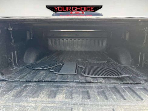 Used 2018 Chevrolet Silverado 1500 LT w/ LT Convenience Package image 14